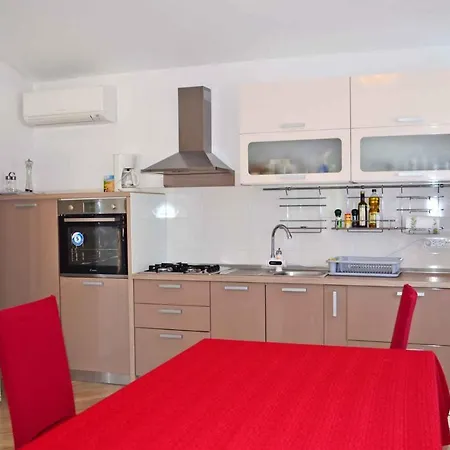 Holiday Home In Medulin - Istrien 9246 Vikendica
